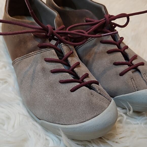 Keen Lower East Side Tan and Brown Lace Up Sneakers - Picture 3 of 8